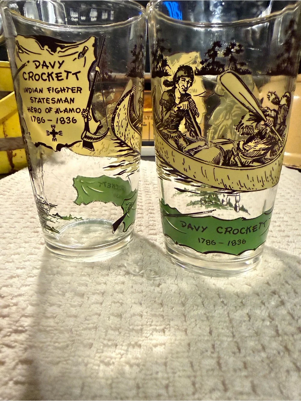 Davy Crockett Vintage Printed Glasses - Canoe Scene